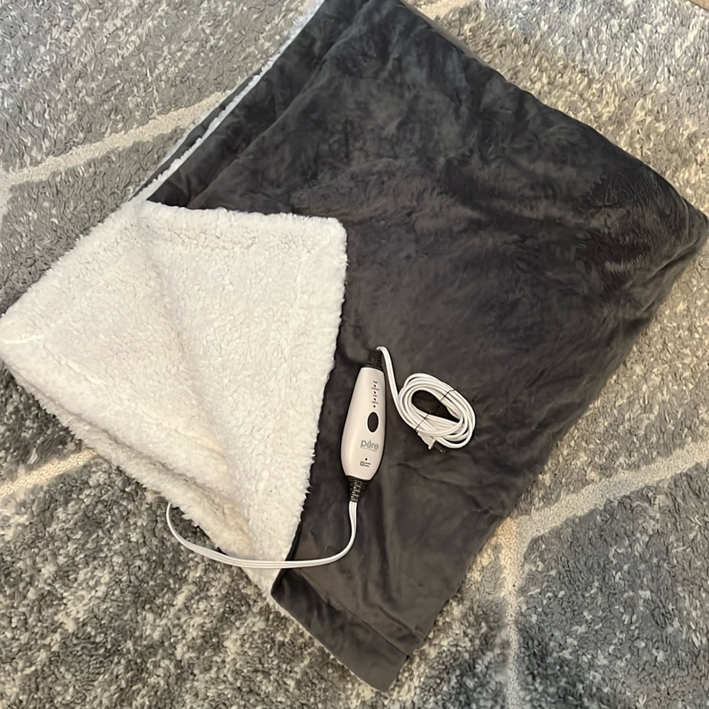 Pure Enrichment PureRelief Plush Heated Throw Blanket